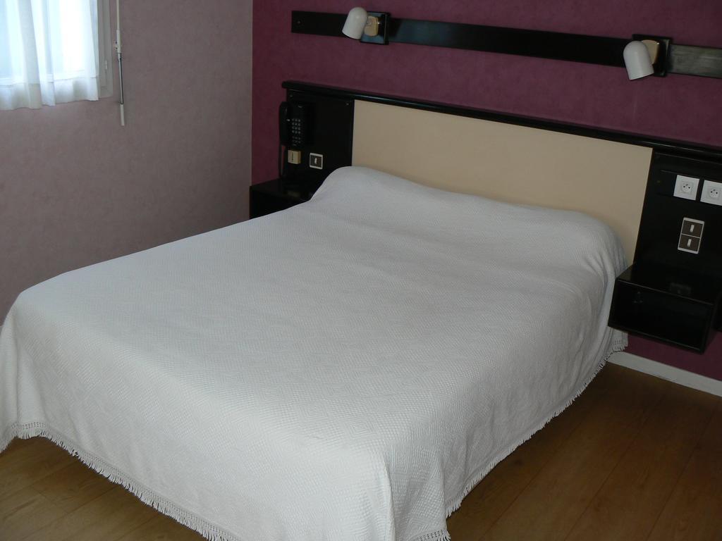 Hotel Restaurant Le Bourgneuf Morlaas 외부 사진